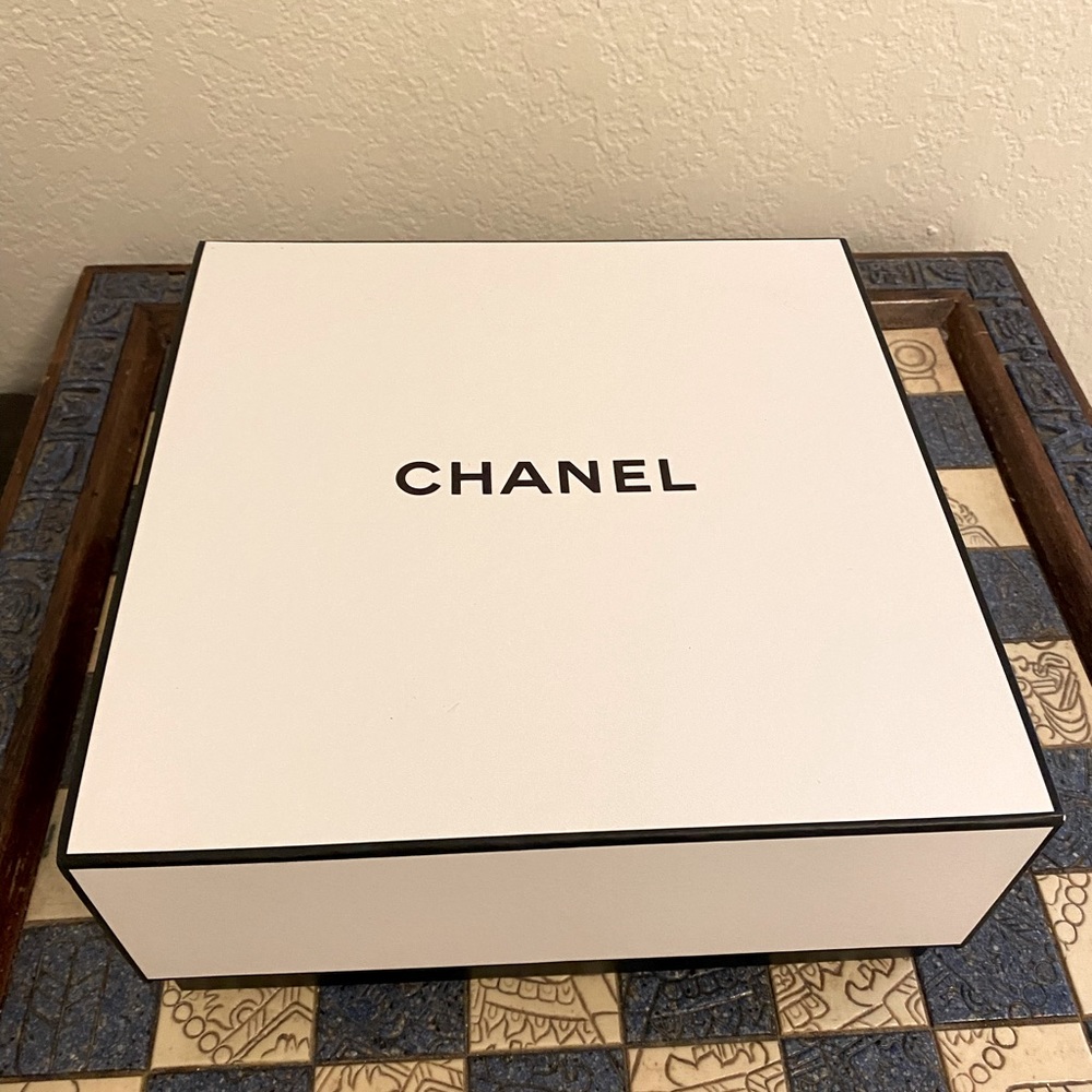 CHANEL Gift Box